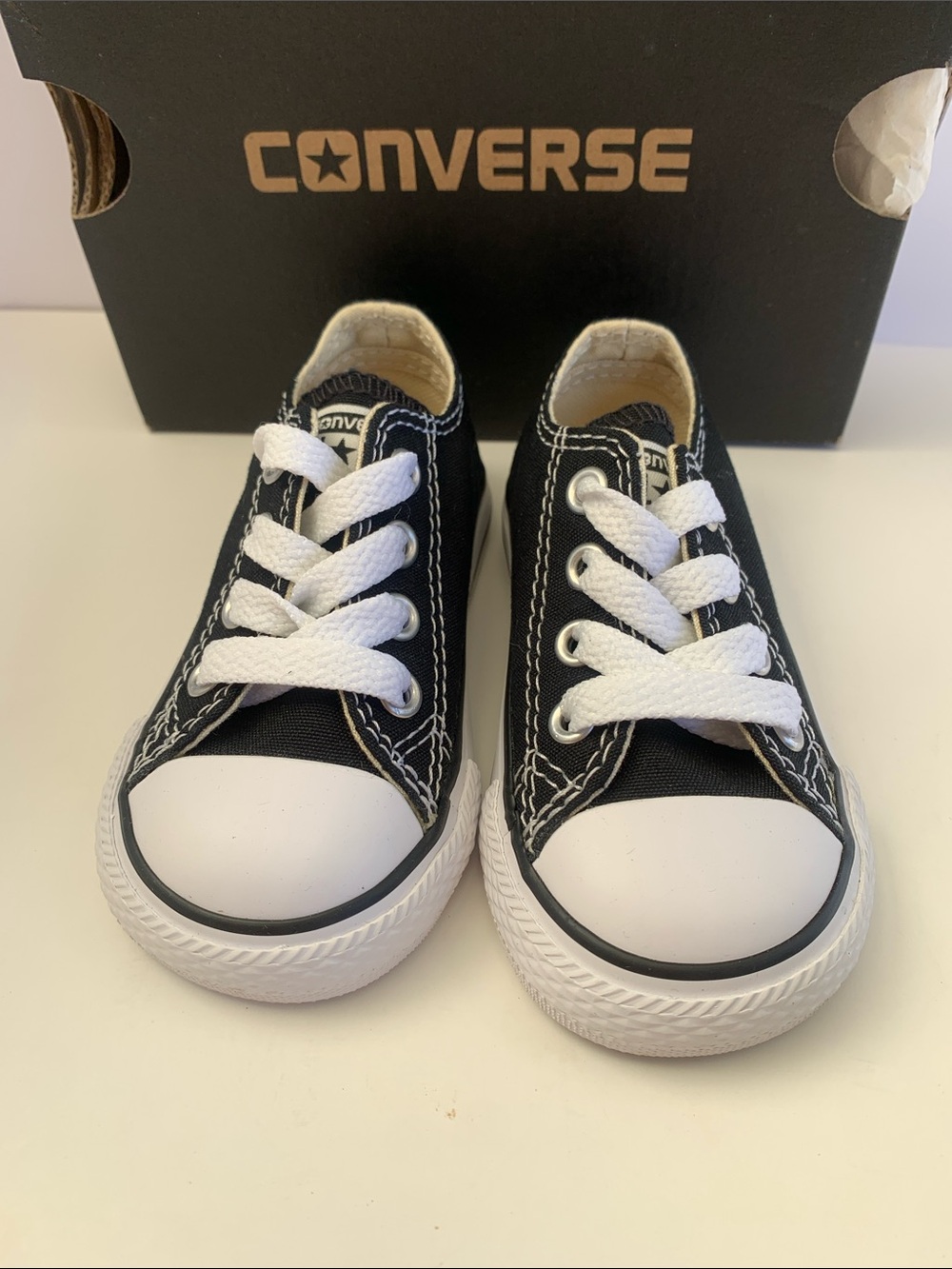 Converse Kids  Baby Low Top Sneakers - Black & White Size 4